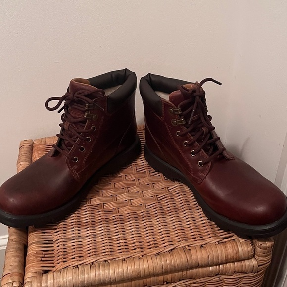 Ugg Stenton Boot Size 7 NEW main image 6